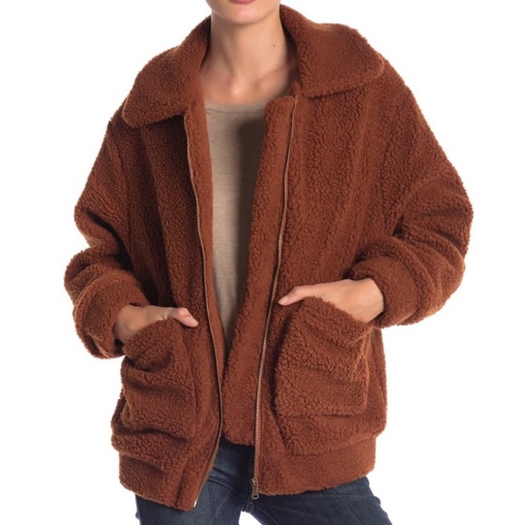 Elodie Jackets & Blazers - NWOT Elodie Faux Shearling Jacket
